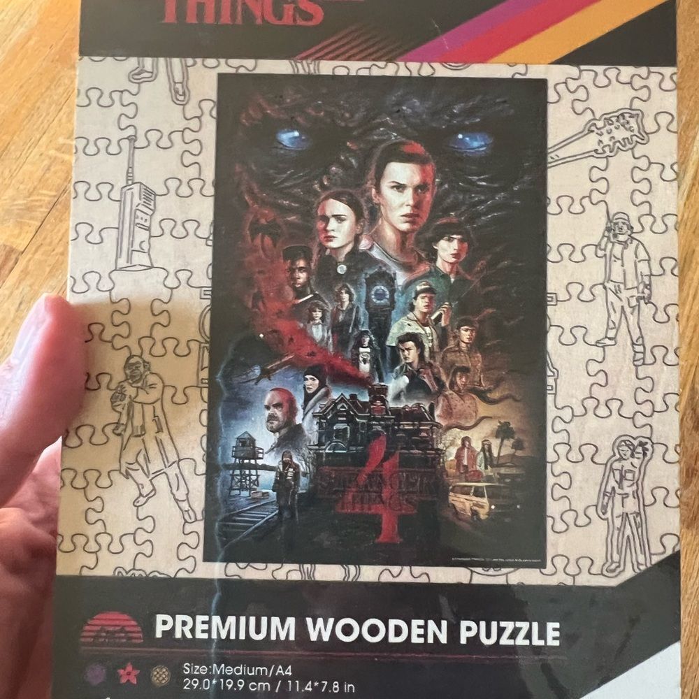 Netflix Stranger Things Premium Wooden Puzzle - THE FIGHT FOR HAWKINS